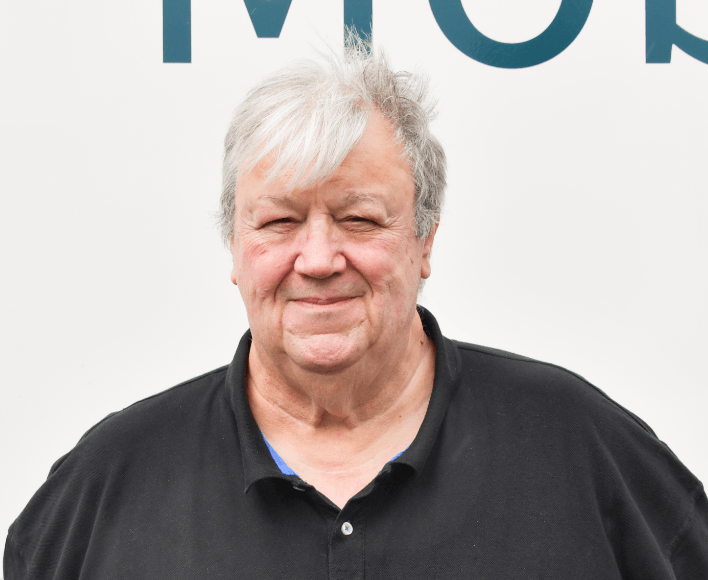 A man from Bradford visiting a lung screening centre